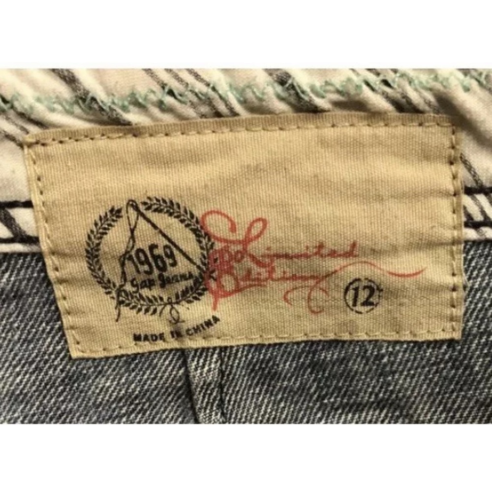 Gap Jean Shorts - Size 12 - Picture 3 of 4